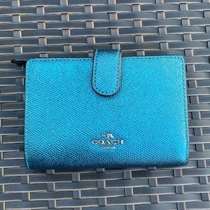 NEW COACH medium wallet